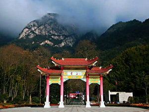 煙雨下游黃山，看別樣景色，南京大展團(tuán)建圓滿結(jié)束